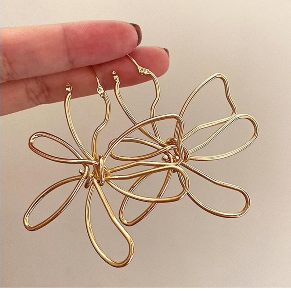 🎉Unique floral geometric earrings offer a modern twist on classic designs - Picture 2 of 12